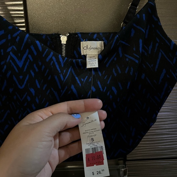 Dynamite, S brand new crop top with side cutouts and zippered back. - Picture 2 of 4